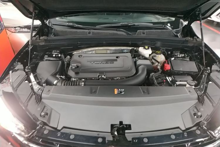 Used Buick Envision 2023 Encore Plus 652T Five-Seat All-Wheel-Drive Luxury Model Engine Bay
