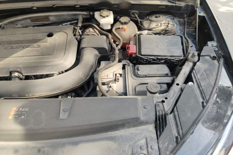 Used Buick Envision 2023 Encore Plus 652T Five-Seat All-Wheel-Drive Luxury Model Engine Bay Left