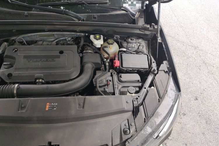 Used Buick Envision 2023 Encore Plus 652T Five-Seat Luxury Model Engine Bay Left