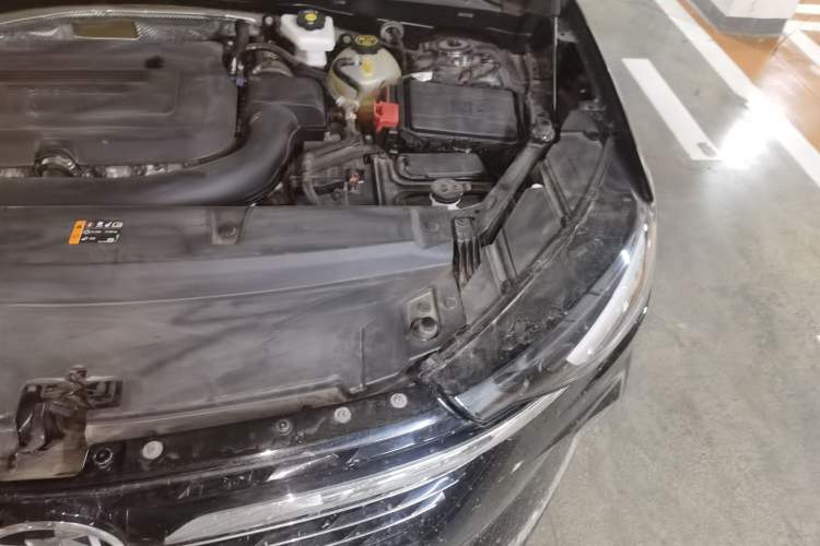 Used Buick Envision 2023 Encore Plus 652T Five-Seat Luxury Model Engine Bay Left