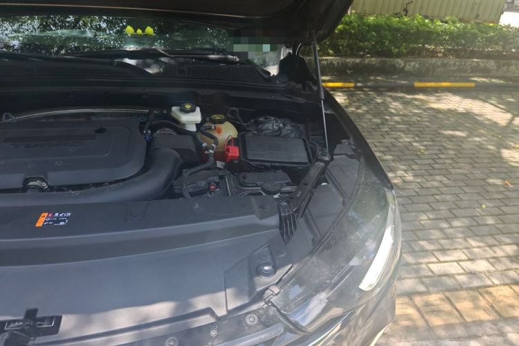 Used Buick Envision 2023 Encore Plus 652T Five-Seat All-Wheel-Drive Luxury Model Engine Bay Left