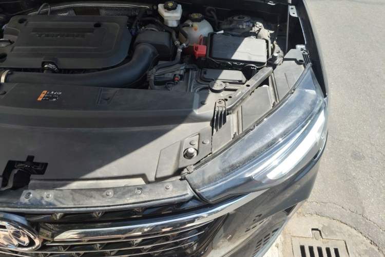 Used Buick Envision 2023 Encore Plus 652T Five-Seat Luxury Model Engine Bay Left