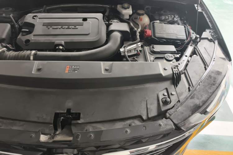 Used Buick Envision 2023 Encore Plus 652T Five-Seat All-Wheel-Drive Luxury Model Engine Bay Left