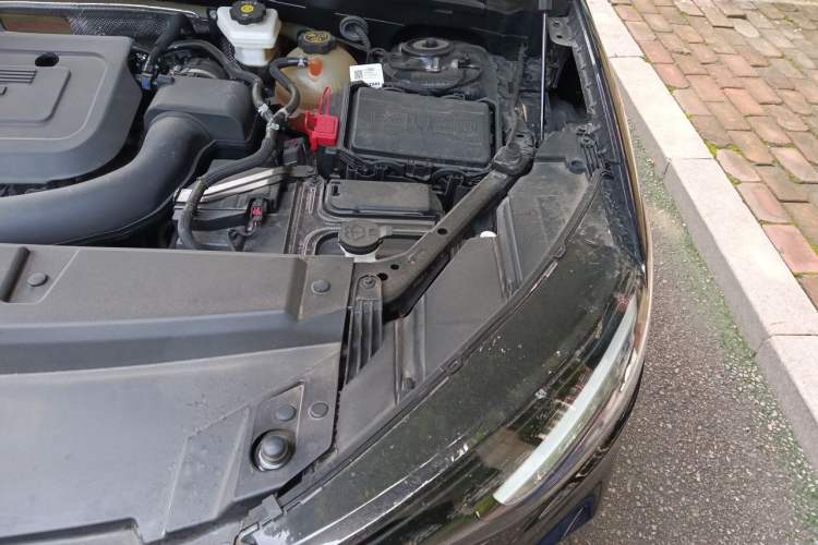 Used Buick Envision 2023 Encore Plus 652T Five-Seat Luxury Model Engine Bay Left