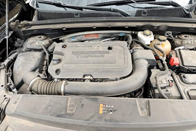 Used Buick Envision 2023 Encore Plus 652T Five-Seat Luxury Model Engine Bay