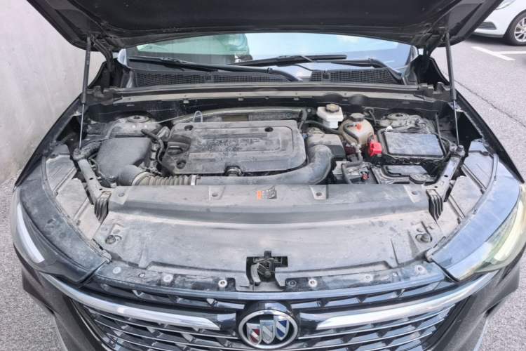 Used Buick Envision 2023 Encore Plus 652T Five-Seat Luxury Model Engine Bay