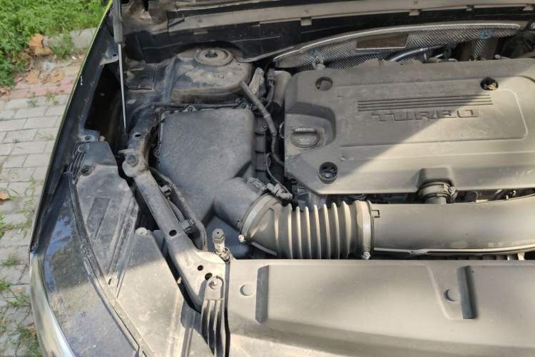Used Buick Envision 2023 Encore Plus 652T Five-Seat All-Wheel-Drive Luxury Model Engine Bay Right