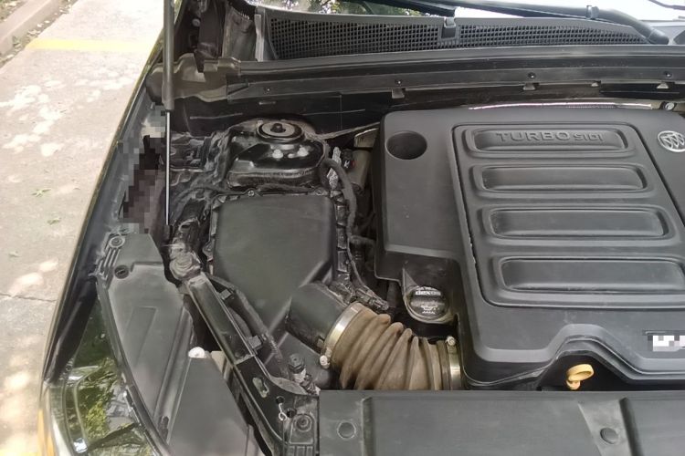 Used Buick Envision 2023 Encore S 552T Two-Wheel Drive Luxury Model Engine Bay Right