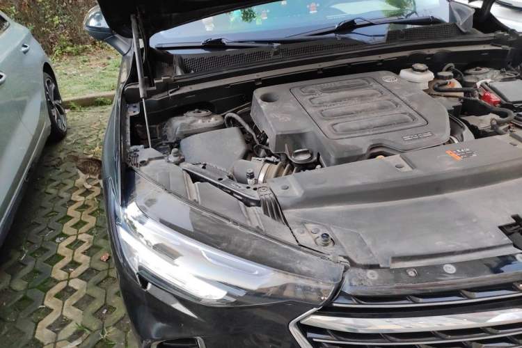 Used Buick Envision 2023 Encore S 552T Two-Wheel Drive Luxury Model Engine Bay Right