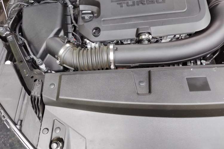 Used Buick Envision 2023 Encore S 652T Two-Wheel-Drive Luxury Model Engine Bay Right
