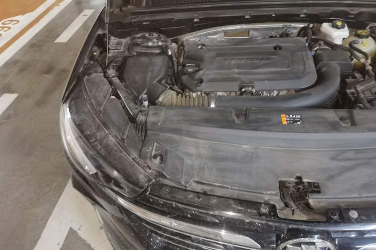Used Buick Envision 2023 Encore Plus 652T Five-Seat Luxury Model Engine Bay Right