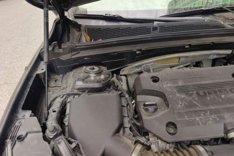 Used Buick Envision 2023 Encore Plus 652T Five-Seat Luxury Model Engine Bay Right
