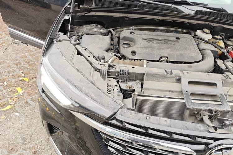 Used Buick Envision 2023 Encore Plus 652T Five-Seat Luxury Model Engine Bay Right