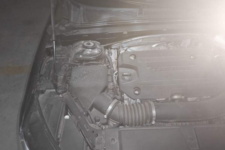 Used Buick Envision 2023 Encore Plus 652T Five-Seat Luxury Model Engine Bay Right