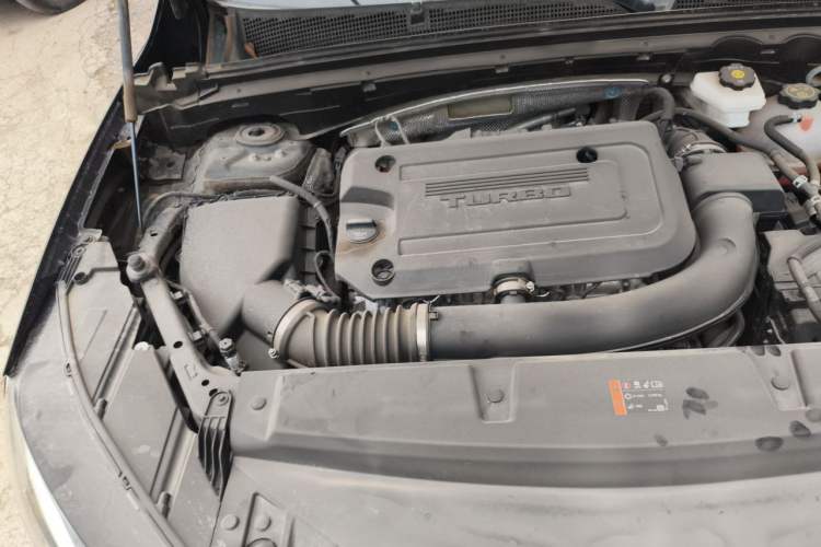 Used Buick Envision 2023 Encore Plus 652T Five-Seat Luxury Model Engine Bay Right