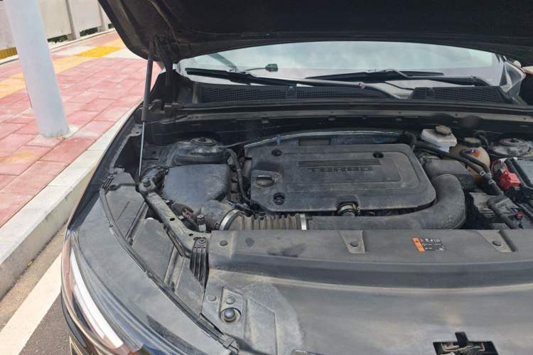 Used Buick Envision 2023 Encore Plus 652T Five-Seat Luxury Model Engine Bay Right