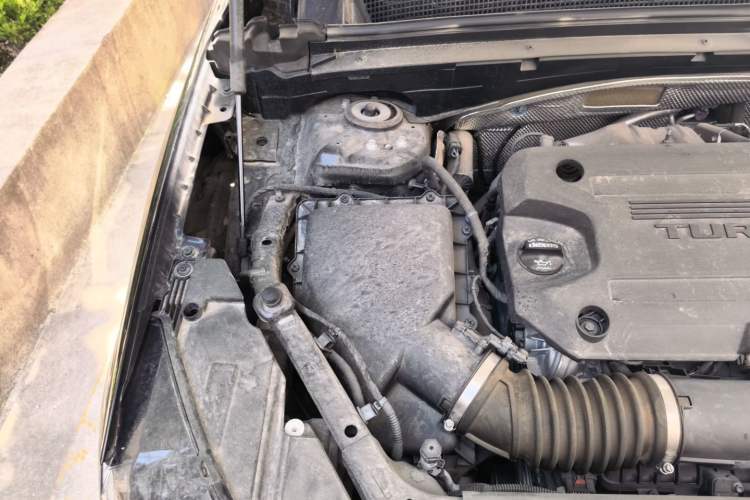 Used Buick Envision 2023 Encore S 652T Two-Wheel-Drive Luxury Model Engine Bay Right