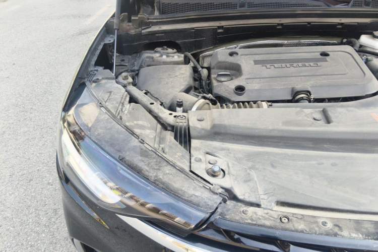 Used Buick Envision 2023 Encore Plus 652T Five-Seat Luxury Model Engine Bay Right
