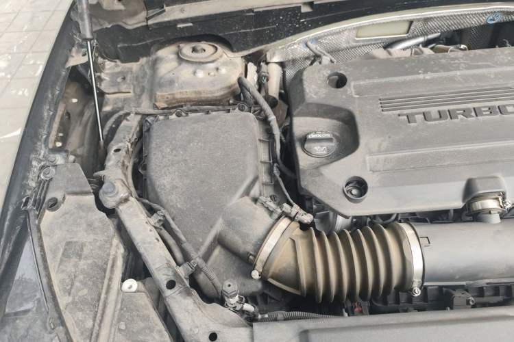 Used Buick Envision 2023 Encore Plus 652T Five-Seat All-Wheel-Drive Luxury Model Engine Bay Right