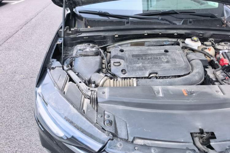 Used Buick Envision 2023 Encore Plus 652T Five-Seat Luxury Model Engine Bay Right