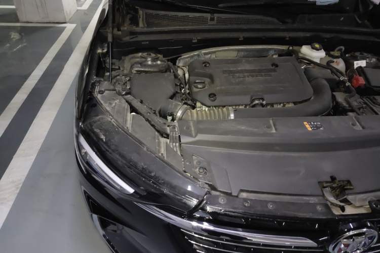 Used Buick Envision 2023 Encore Plus 652T Five-Seat Luxury Model Engine Bay Right