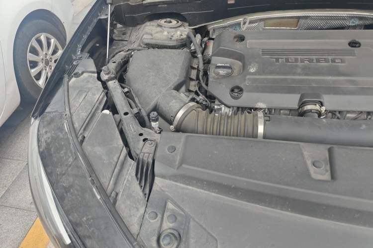 Used Buick Envision 2023 Encore Plus 652T Five-Seat Luxury Model Engine Bay Right