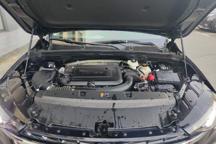 Used Buick Envision 2023 Encore Plus 652T Five-Seat Luxury Model Engine Bay