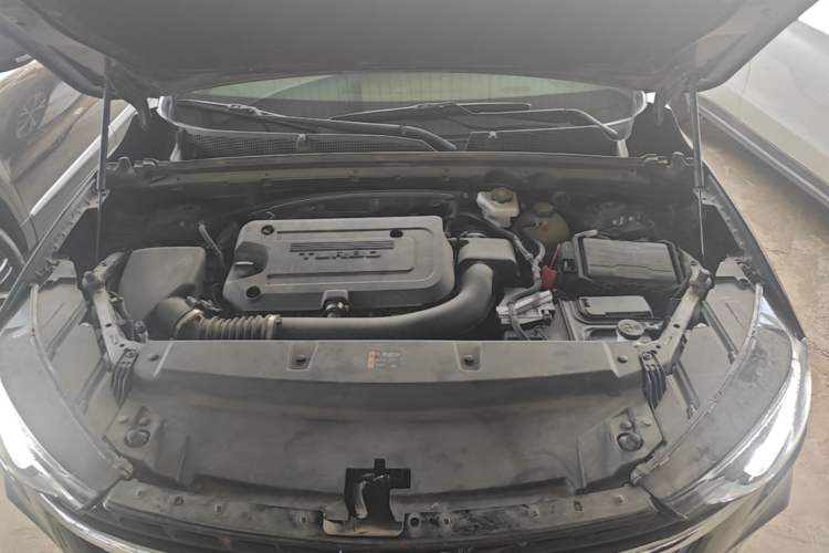 Used Buick Envision 2023 Encore Plus 652T Five-Seat Luxury Model Engine Bay