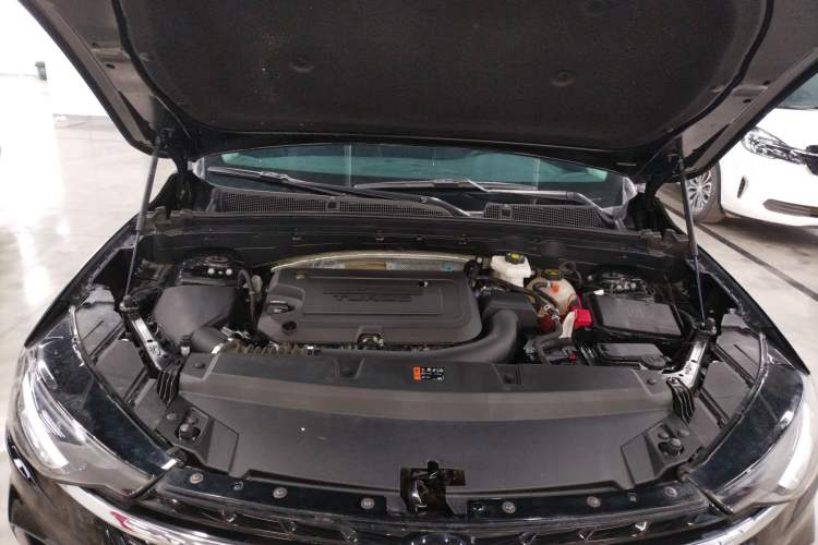 Used Buick Envision 2023 Encore Plus 652T Five-Seat Luxury Model Engine Bay