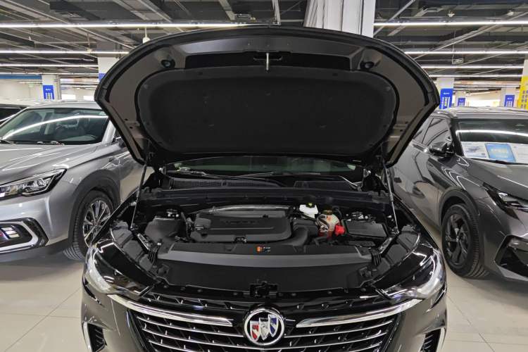 Used Buick Envision 2023 Encore Plus 652T Five-Seat Luxury Model Engine Bay