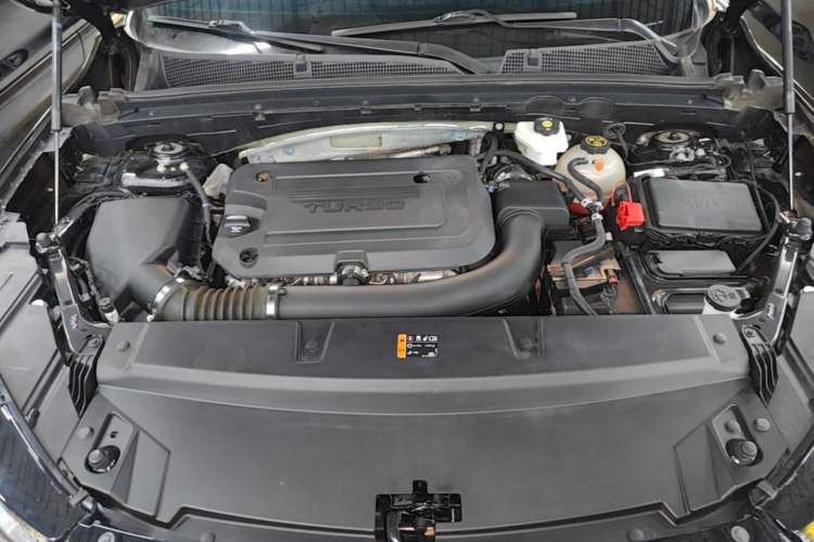 Used Buick Envision 2023 Encore Plus 652T Five-Seat Luxury Model Engine Bay