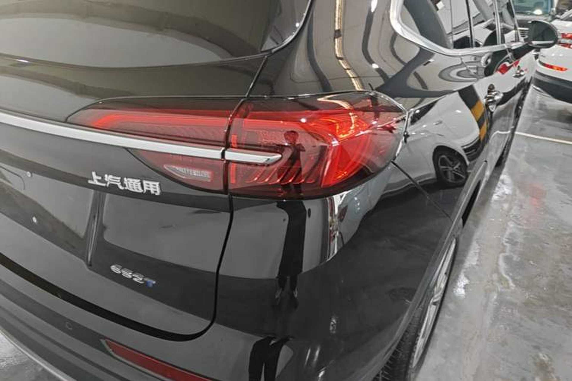 Used Buick Envision 2023 Encore Plus 652T Five-Seat Luxury Model Exterior 3