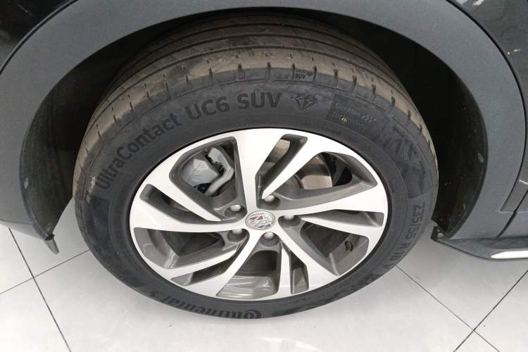 Used Buick Envision 2023 Encore S 552T Two-Wheel Drive Luxury Model Exterior 3