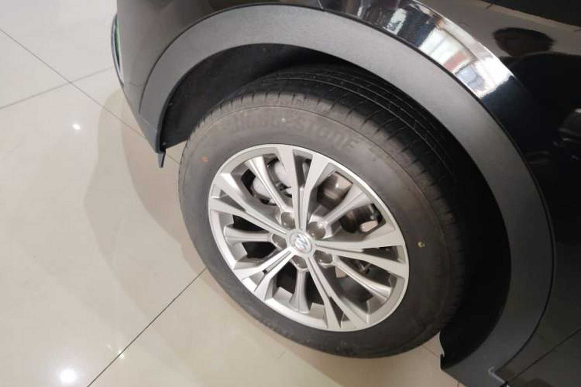 Used Buick Envision 2023 Encore Plus 652T Five-Seat Luxury Model Exterior 4