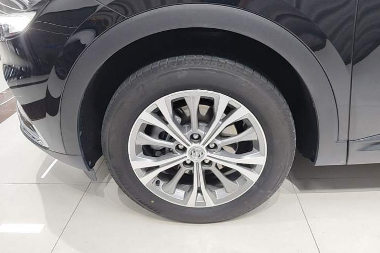 Used Buick Envision 2023 Encore Plus 652T Five-Seat Luxury Model Exterior 4