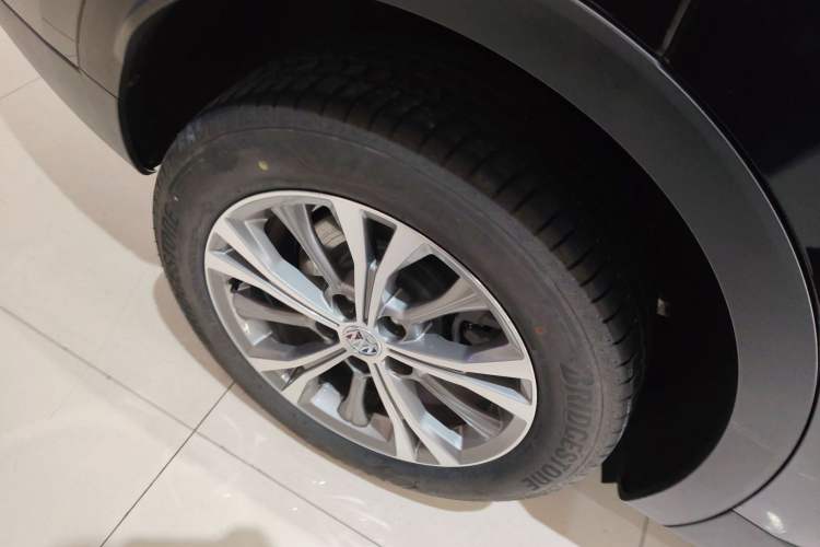 Used Buick Envision 2023 Encore Plus 652T Five-Seat Luxury Model Exterior 5