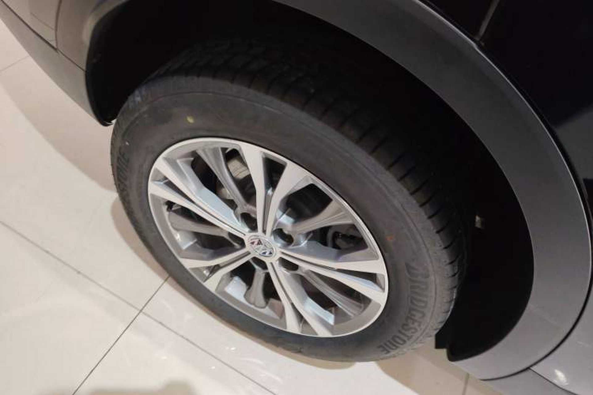 Used Buick Envision 2023 Encore Plus 652T Five-Seat Luxury Model Exterior 5