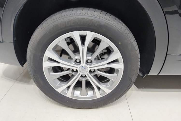 Used Buick Envision 2023 Encore Plus 652T Five-Seat All-Wheel-Drive Luxury Model Exterior 5