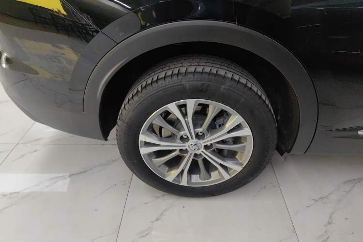 Used Buick Envision 2023 Encore Plus 652T Five-Seat All-Wheel-Drive Luxury Model Exterior 5