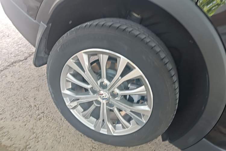 Used Buick Envision 2023 Encore Plus 652T Five-Seat Luxury Model Exterior 5