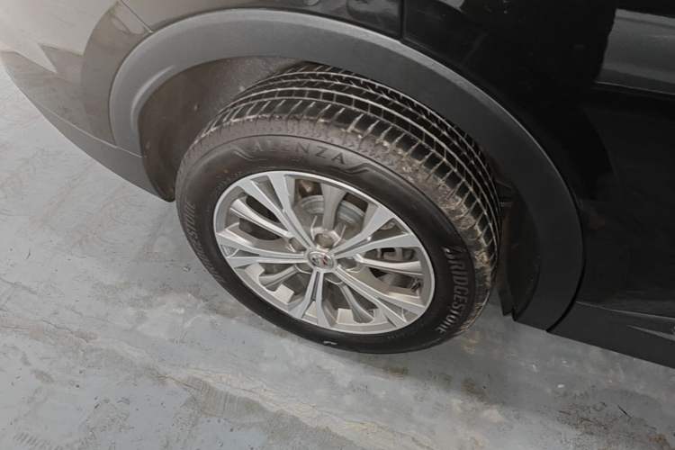 Used Buick Envision 2023 Encore Plus 652T Five-Seat Luxury Model Exterior 5