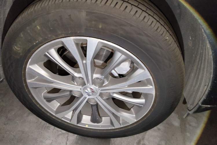 Used Buick Envision 2023 Encore Plus 652T Five-Seat Luxury Model Exterior 7