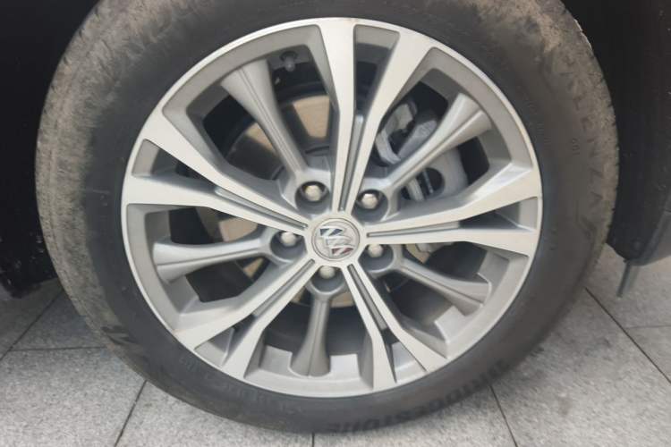 Used Buick Envision 2023 Encore Plus 652T Five-Seat All-Wheel-Drive Luxury Model Exterior 7