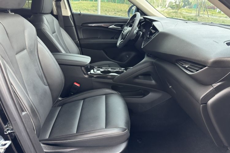 Used Buick Envision 2023 Encore S 552T Two-Wheel Drive Luxury Model Exterior 8