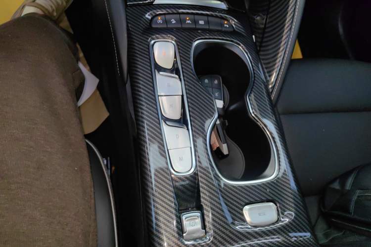 Used Buick Envision 2023 Encore Plus 652T Five-Seat All-Wheel-Drive Luxury Model Gear Lever