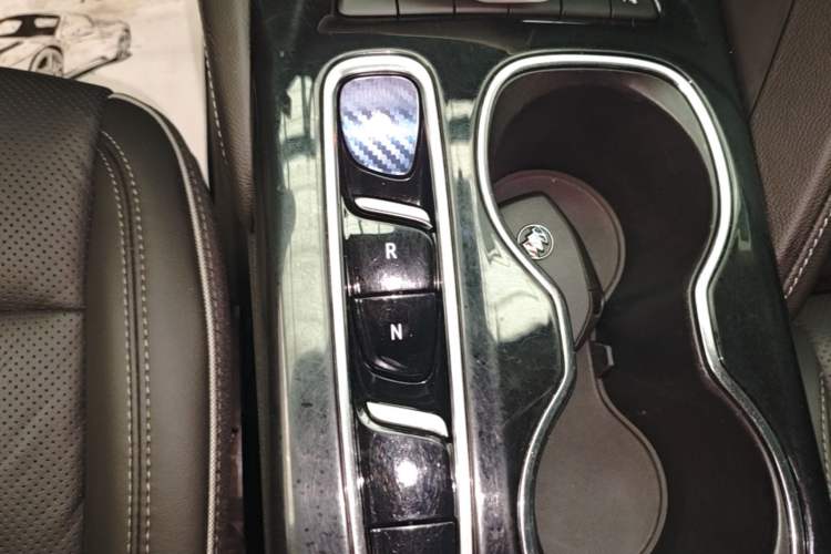 Used Buick Envision 2023 Encore Plus 652T Five-Seat All-Wheel-Drive Luxury Model Gear Lever