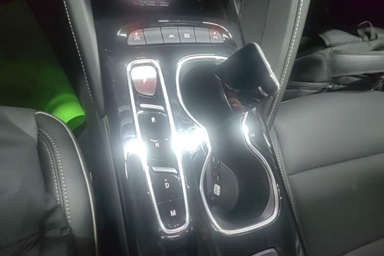 Used Buick Envision 2023 Encore Plus 652T Five-Seat Luxury Model Gear Lever