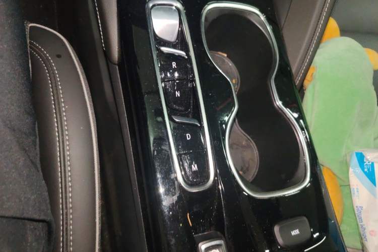 Used Buick Envision 2023 Encore Plus 652T Five-Seat Luxury Model Gear Lever