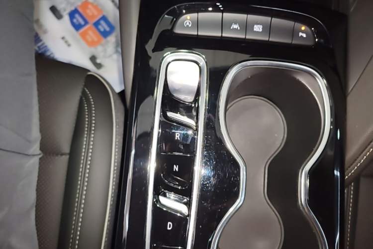 Used Buick Envision 2023 Encore Plus 652T Five-Seat Luxury Model Gear Lever