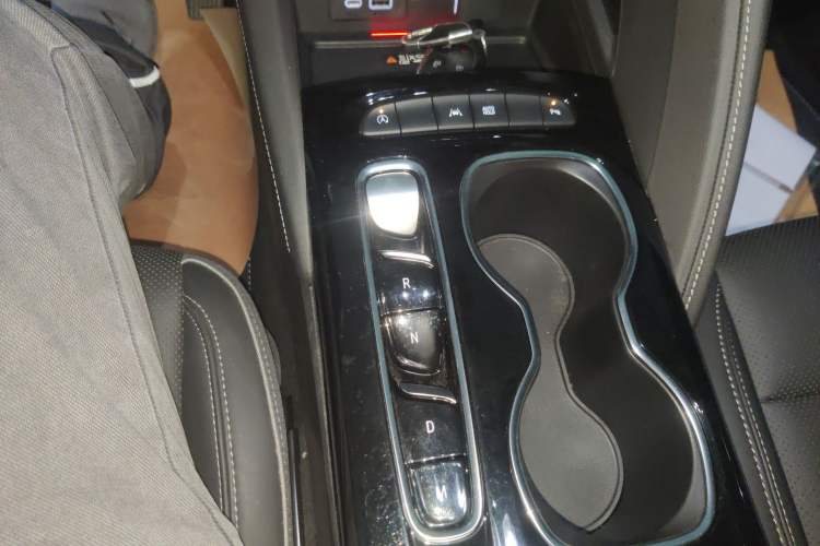 Used Buick Envision 2023 Encore S 552T Two-Wheel Drive Luxury Model Gear Lever